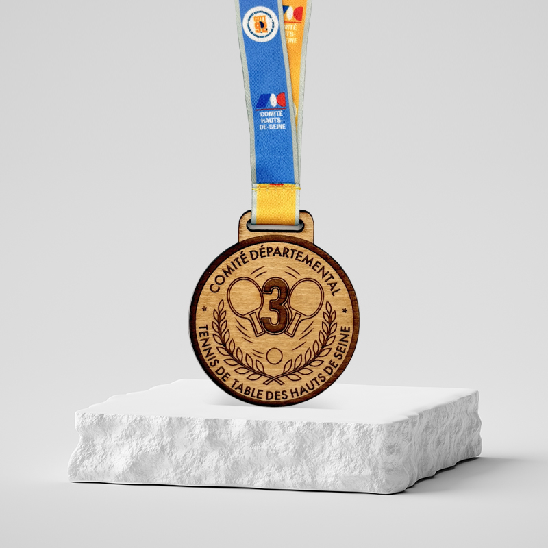 Médaille sur mesure personnalisée bois - CD tennis de table 92