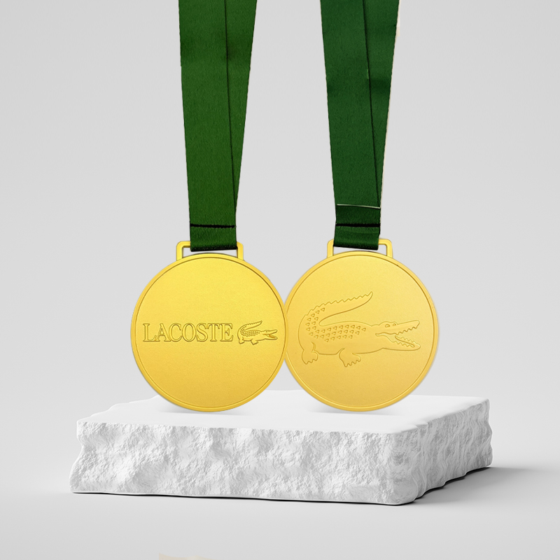 Médaille sur mesure personnalisée métal - Lacoste