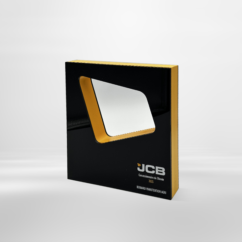 Trophée personnalisé sur mesure bois - JCB
