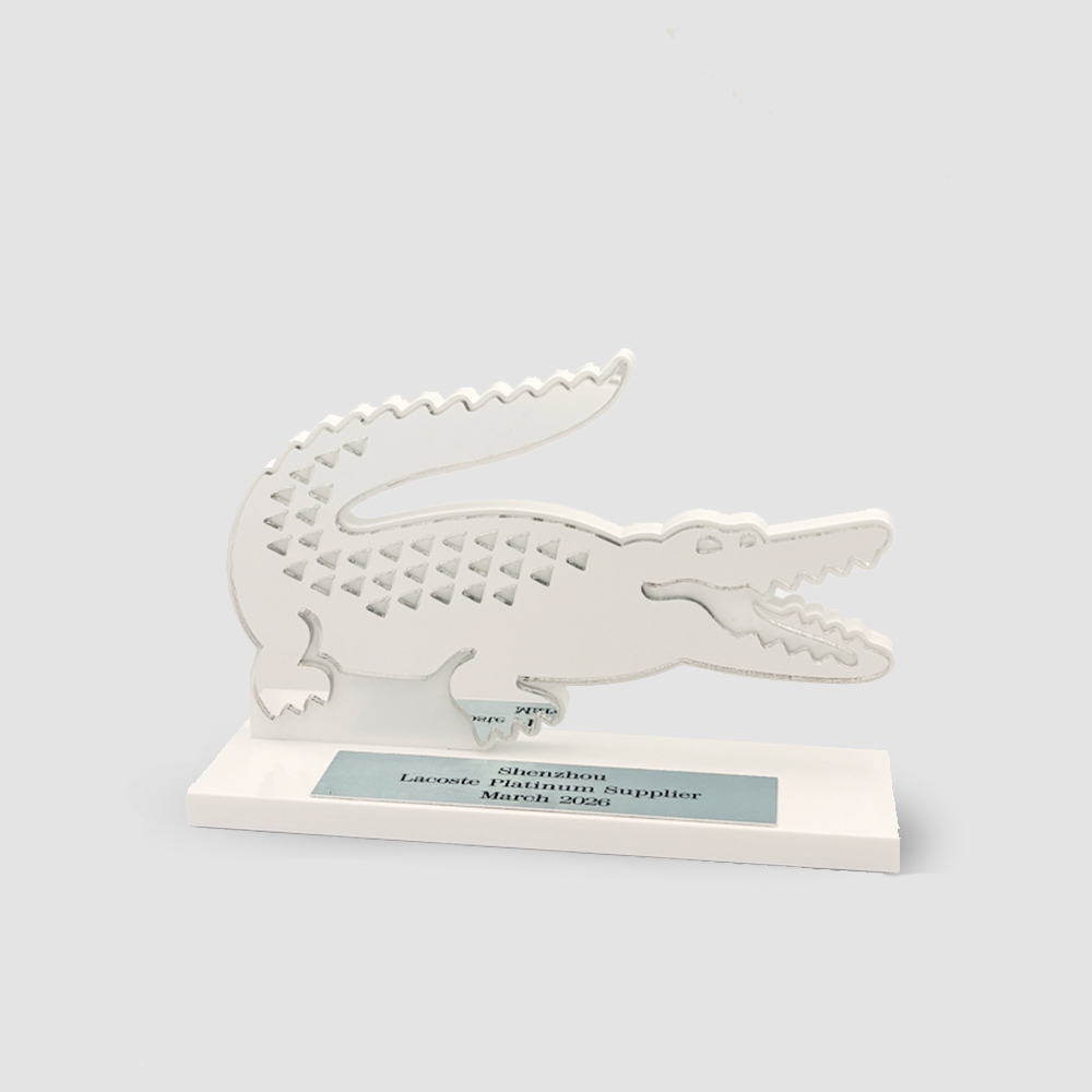 Trophée sur mesure acrylique - Lacoste